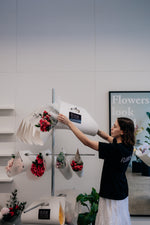 Seasonal flower carrier by Fleur&Co