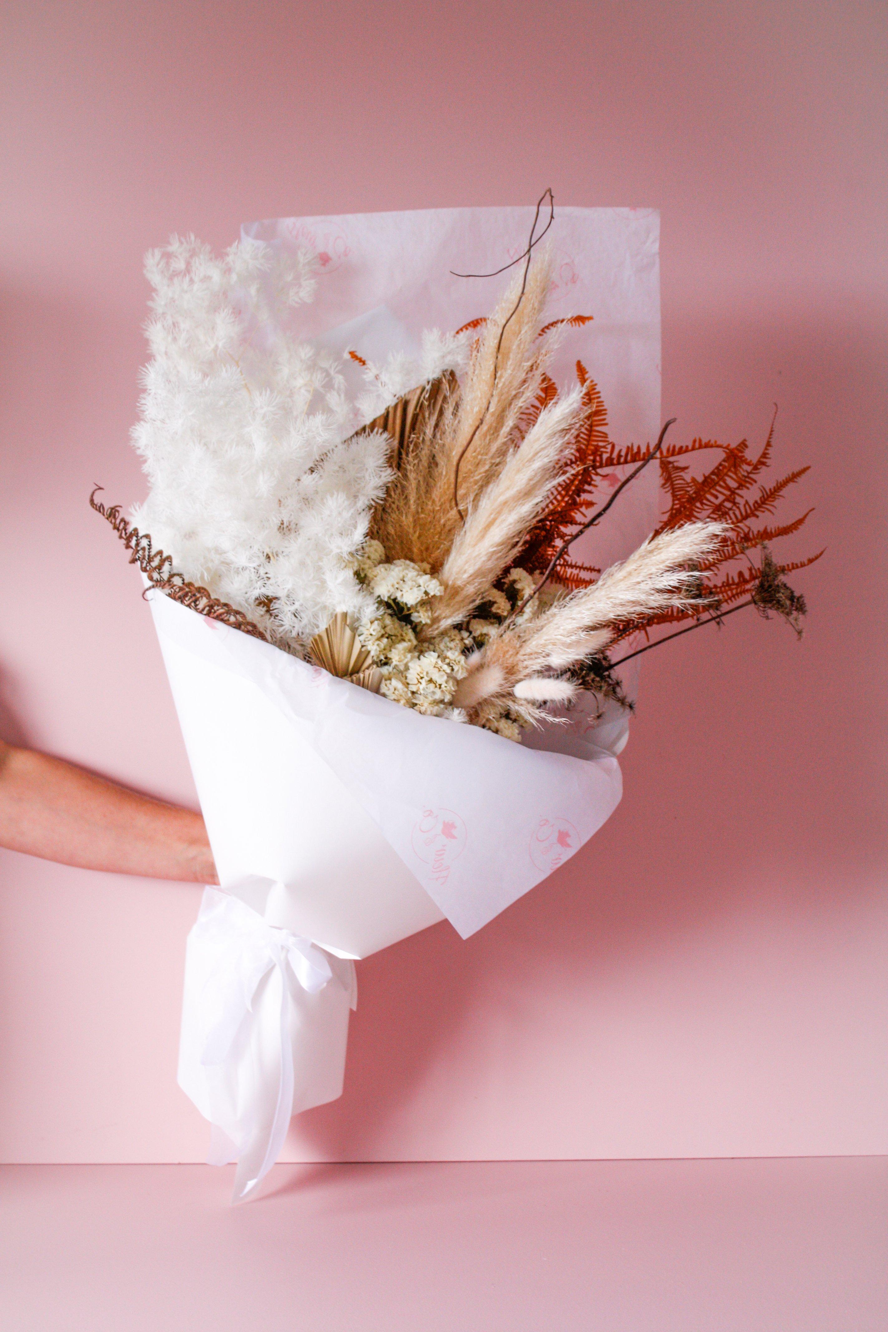 Everlasting Dried Bouquet Small - Fleur & Co.