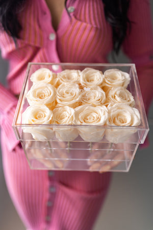 Forever Roses in a clear box - Medium Fleur & Co. 