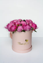 Peonies in a hat box - Large - Fleur & Co.
