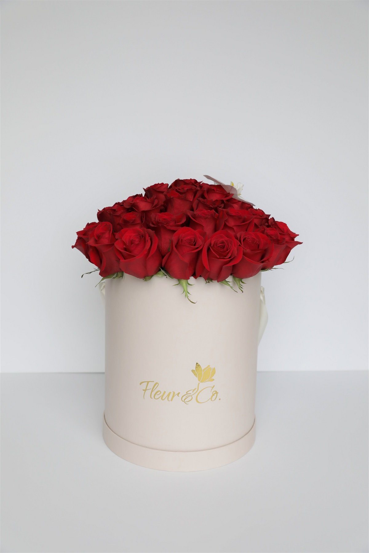 Roses in a hat box - Extra Large - Fleur & Co.